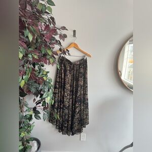 Chic Floral Black Maxi Skirt